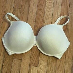 Cacique Smooth Plunge Bra Size 44DDD Off‎ White